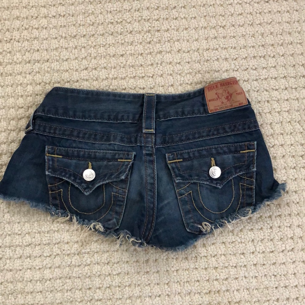 True Religion Shorts size 25